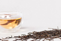 饮茶能兴奋中枢神经，增强运动能力。